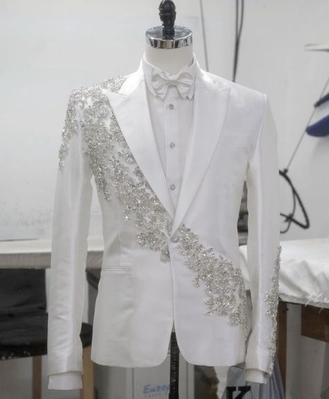 Hi Friends Some Surprise able Thing is waiting for you click on the given below link White Suit Designs Men, Prom Suits For Men Silver, White And Silver Prom Suit, Wolfstar Wedding, Silver Suit For Men, Silver Prom Suits, Inauguration Ideas, White Groom Suit, Prom Outfits Men