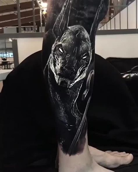 Mind-blowing black and grey realism Anubis leg tattoo by @eliot.kohek. Click on the image to see the whole video. Eliot Kohek, Egyptian Tattoo Sleeve, Anubis Tattoo, Model Tattoo, Kunst Tattoos, Egypt Tattoo, Blackout Tattoo, Inspiration Tattoos, Egyptian Tattoo