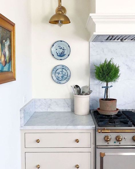 I can’t get enough of plates on walls! These 18th century Chinese blue and white plates make a big impact in a kitchen… | Instagram Plates On Walls, Blue And White Plates, Southern Home, White Plates, Black & White, Apartment Living, House Inspiration, Kitchen Renovation, Kitchen Inspirations