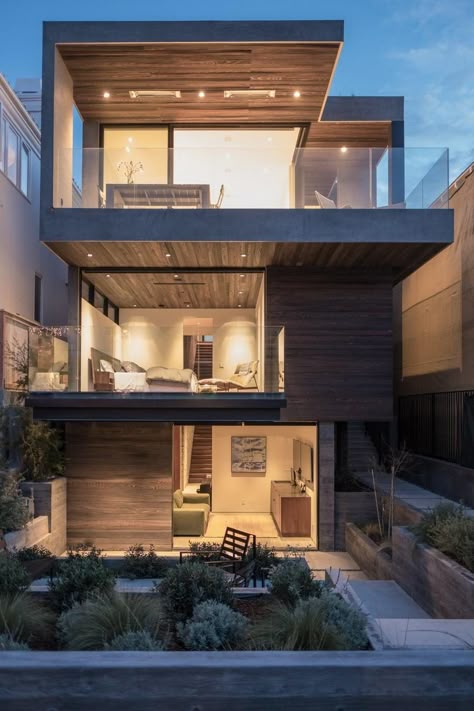 Manhattan Beach Residence by Walker Workshop Narrow House, Street House, Modern Beach House, Manhattan Beach, House Architecture Design, Facade House, Home Construction, House Designs Exterior, Dream Home Design