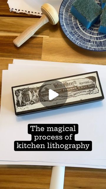 Ekaterina Lopatina on Instagram: "This is a fascinating process of kitchen litho! I feel almost like an alchemist 💫 #kitchenlithography #printmaking #print #process #art #artist #lithography #handprint #artgallery #illustration #chemistry #studio #study #litho #printmakingsupplies #saatchi" Diy Linocut Press, Lithography Prints Printmaking, Kitchen Lithography, Kitchen Litho, Lithography Printmaking, Intaglio Printmaking, Printmaking Supplies, Lino Cuts, Stamp Carving