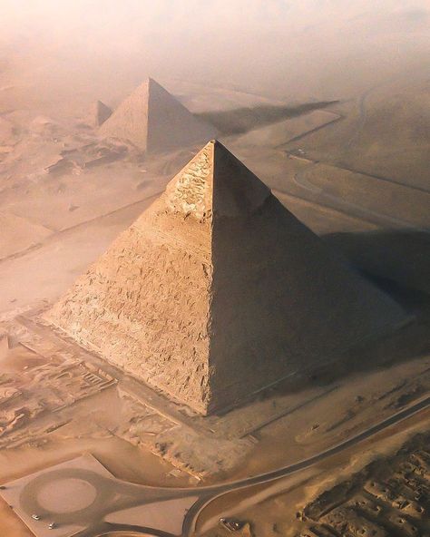 Ancient Egypt Architecture, Cairo Pyramids, Egypt Architecture, Mayan Civilization, Pyramid Of Giza, Egypt Pyramids, Pyramids Egypt, Great Pyramid, Great Pyramid Of Giza