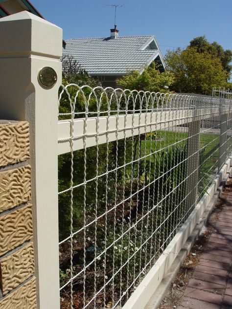 Photo of Heritage Fencing - Adelaide South Australia, Australia. Big red Woven wire fence. Farmhouse Fencing, Front Yards Diy, Security Fencing, Californian Bungalow, Garden Fence Ideas, Green Fence, Front Fence, Diy Fence, Front Yard Fence