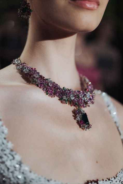 Dior High Jewelry, Dior Brand, Dior 2023, Victoire De Castellane, Haute Jewelry, Classical House, Expensive Jewelry Luxury, Diamonds Jewelry, Dior Haute Couture