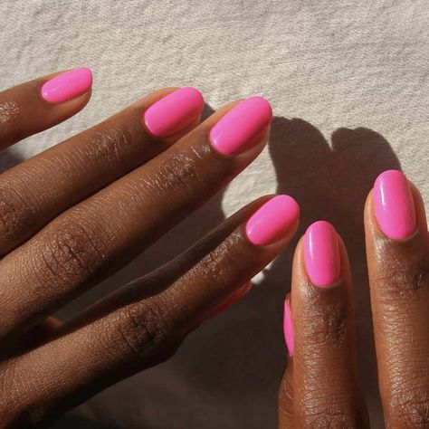 Pink Shimmer Nails, Nails Plain, Bubblegum Pink Nails, Nails Neon, Mani Ideas, Pink Chrome Nails, Green Nail Art, Nails Inspired, Nails Yellow