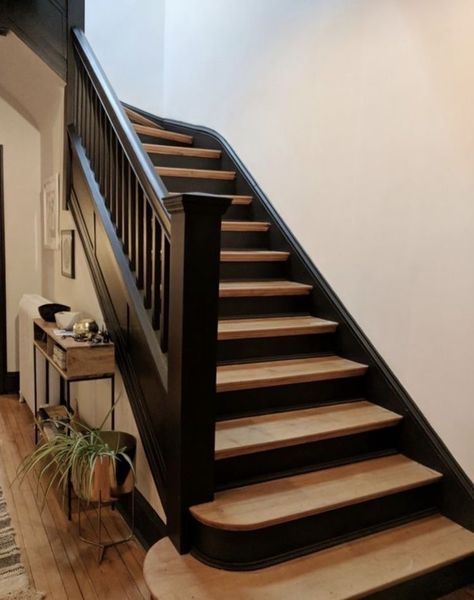 Stair Landing Design, Black Steps, Black Staircase, Stairs Renovation, Black Stairs, Stairs Makeover, House Staircase, Stairs Ideas, Staircase Remodel