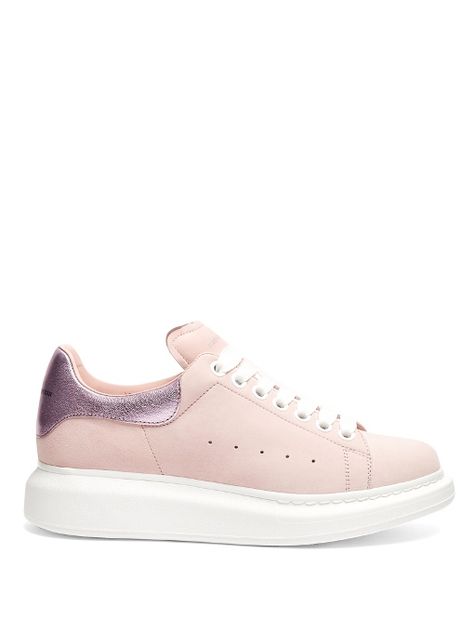 ALEXANDER MCQUEEN . #alexandermcqueen #shoes #sneakers Pink Clover, Suede Trainers, On Running, All About Shoes, Pale Pink, Converse Sneaker, Latest Design, Low Top, New Balance