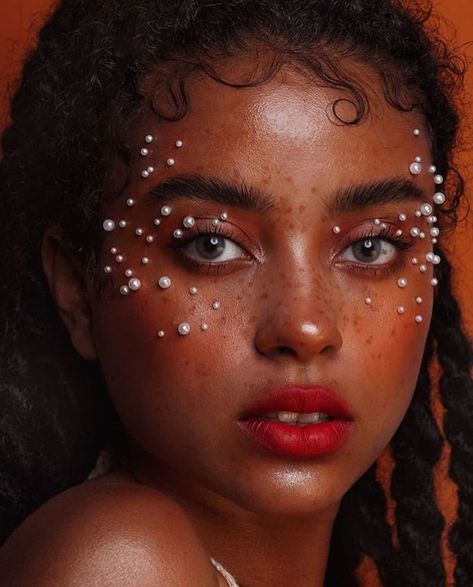 Make Com Glitter, Makeup Kawaii, Mode Tips, Photographie Portrait Inspiration, Photoshoot Makeup, Creative Makeup Looks, Photoshoot Concept, Fantasy Makeup, Editorial Makeup