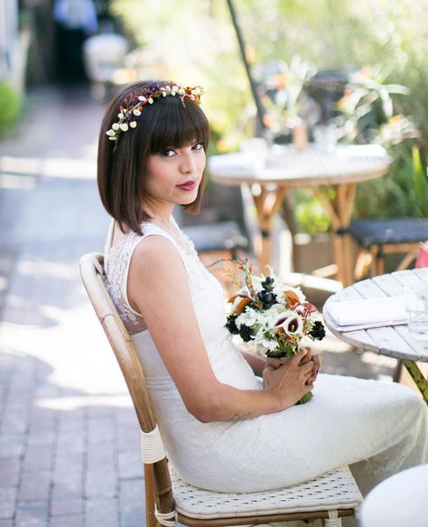 I like this bride's bangs, though I'm not sure I'm ready to take the plunge. Discuss. Short Hair Bride, Bohemian Wedding Hair, Short Bobs With Bangs, Wedding Hair Half, Romantic Wedding Hair, Flowers In Her Hair, Best Wedding Hairstyles, Short Wedding Hair, Penteado Cabelo Curto