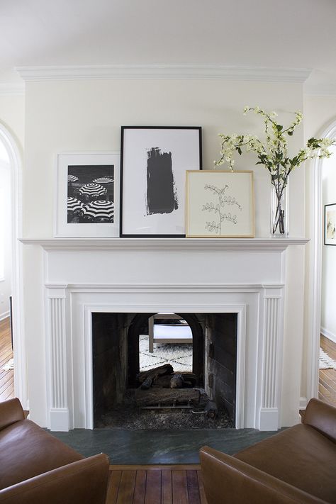 We've seen the rookie mistake where people over or under decorate their fireplace mantels. We're here to help with tips to decorate your fireplace mantel. Decorating A Fireplace, Mantel Styling, Design Camino, Hanging Leaf, Mantle Styling, Fall Fireplace, Fireplace Mantle Decor, Fireplace Art, Fireplace Mantel Decor