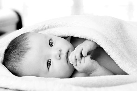 Google Ideas, Photo Bb, Foto Newborn, Child Bedroom, Baby Fotografie, Hospital Pictures, Newborn Photography Poses, Newborn Baby Photoshoot, Baby Poses