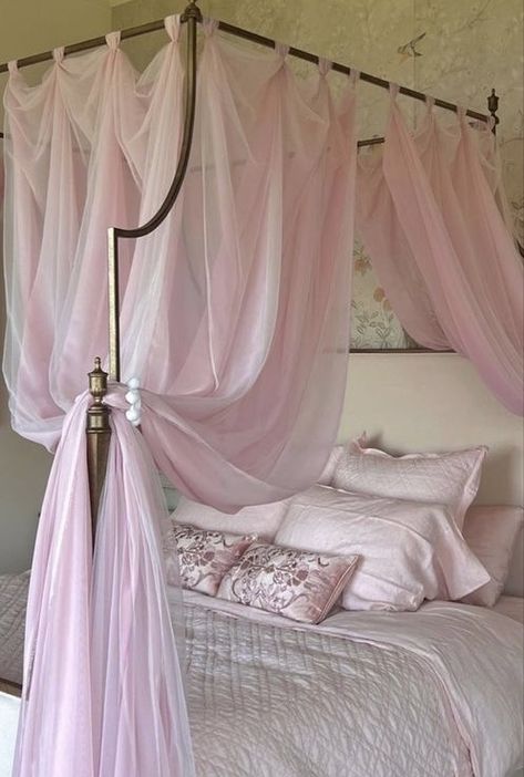 Room Decor Essentials, Coquette Room Decor, Floral Bedding Sets, Coquette Room, Floral Bedding, Pretty Room, Dreamy Room, Canopy Bed, Dream Room Inspiration