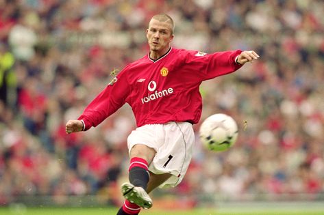 Becks' Most Iconic Goals David Beckham England, Happy Birthday David, Cr7 Messi, Manchester United Legends, Manchester United Football Club, Premier League Champions, Manchester United Football, Free Kick, Man United