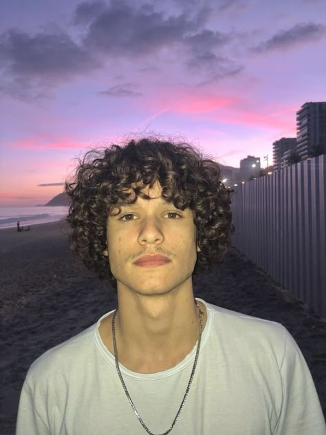 Full Curly Hair, Curly Hairstyles Men, Curly Boy, Long Curly Hair Men, Men's Curly Hairstyles, Long Curly Haircuts, Guy Haircuts Long, Men Haircut Curly Hair, Layered Curly Hair