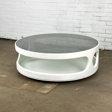 Vintage space age coffee table, 1960s | #258396 Girls Pad, Maximalist Style, Vintage Space, Coffee Table Vintage, Dream Decor, Space Age, Vintage Aesthetic, Creative Decor, Furniture Makeover