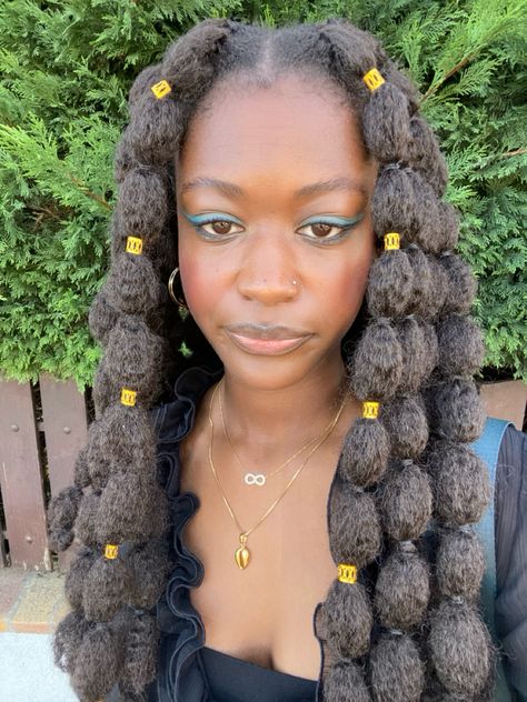 Bubble braids on myself!! I used 4 packs of marley twist hair . . #bubblebraids #marleybraidinghair #blackgirlhairstyles #hairjewelry #braidjewelry #afrohairstyles Bobble Braids, Marley Hair Hairstyles, Braids On Myself, Straight Long Blonde Hair, Marley Braiding Hair, Marley Twist, Character Vibes, Marley Hair, Braid Jewelry