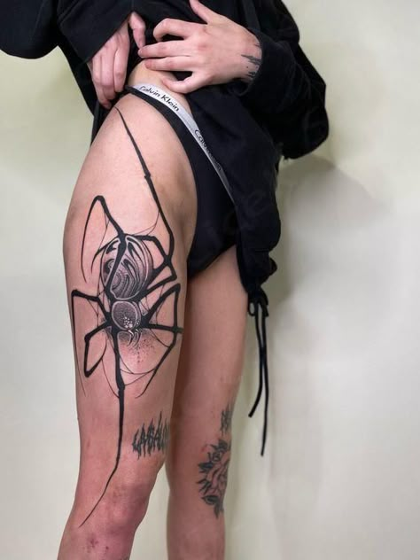 Widow Spider Tattoo, Spider Tattoo Ideas, Black Widow Spider Tattoo, Spider Tattoos, Hip Thigh Tattoos, Web Tattoo, Widow Spider, Black Widow Spider, Scary Tattoos