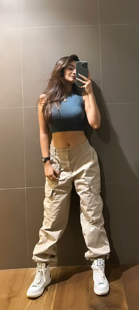 Rashmi Gautam, Seductive Photos, Yami Gautam, Skirt Images, Anushka Sen, Army Girlfriend Pictures, Glam Photoshoot, Latest Instagram, Bollywood Girls