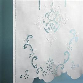 Tendine ricamate, Tende | Ricami e Pizzi Furniture Design Wooden, Drawn Thread, Cutwork Embroidery, Crochet Curtains, Border Embroidery Designs, Border Embroidery, Lace Making, White Embroidery, Cut Work