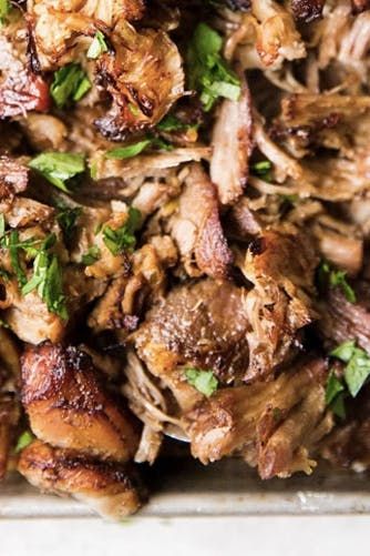 50 Big-Batch Dinner Recipes to Feed a Crowd #purewow #dinner #recipe #cooking #food #easy Easy Large Meals Parties, Large Crockpot Meals Families, Easy Dinner Large Group, Cooking For 30 People, Dinners To Feed A Crowd Large Families, Meal For 15 People, Meal For Big Group, Good Meals For Large Groups, Large Dinners For A Crowd