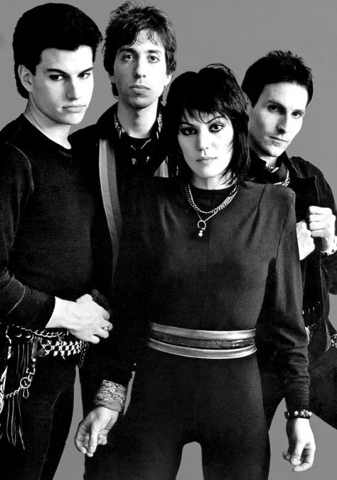 Joan Jett and the Blackhearts Joan Jett And The Blackhearts, Chicago The Band, Lita Ford, Black Hearts, Joan Jett, I Love Music, Music Legends, My Favorite Music, New Classic