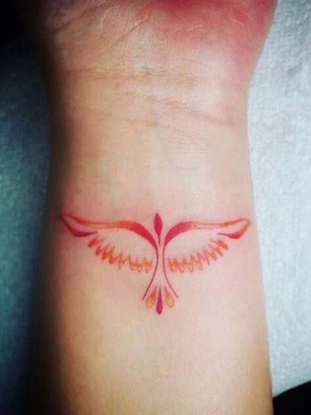 20 Poweful Phoenix Tattoos for Men (2022) - The Trend Spotter Phoenix Tattoo For Men, Falcon Tattoo, Phoenix Tattoo Feminine, Henne Tattoo, Small Phoenix Tattoos, Phönix Tattoo, Diy Tattoo Permanent, Phoenix Tattoo Design, Inspiration Tattoos