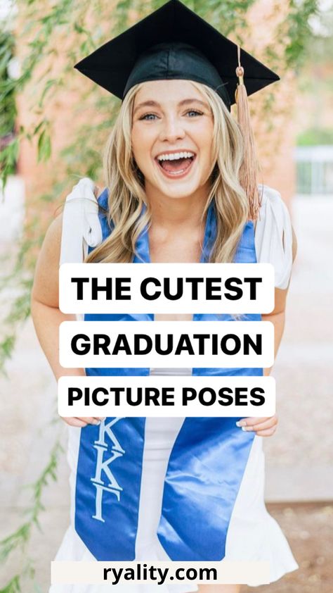 ooooh I love the graduation picture poses cap and gown are so hard to figure out how to pose in Graduation Cap And Gown Pics, Senior Picture Cap And Gown Photo Ideas, Diy Graduation Pictures, How To Pose For Graduation Pictures, Cute Grad Photo Ideas, Photo Graduation Cap, Hair For Cap And Gown Graduation, Easy Graduation Hairstyles With Cap, Grad Picture Poses College