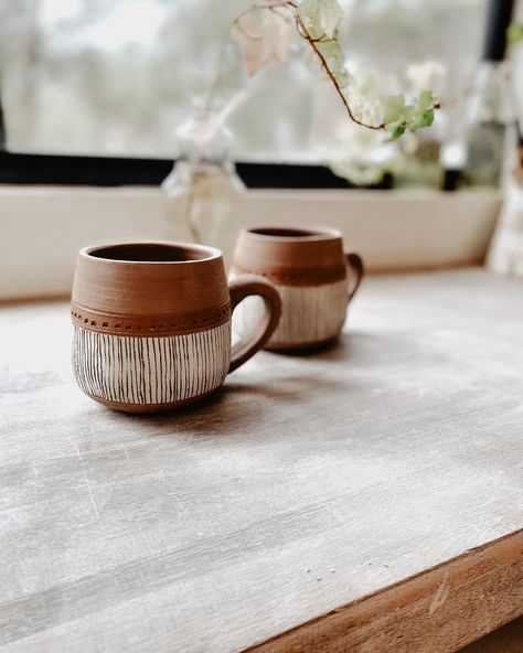 A few photos from my making days in the studio this week. I’ve always found this is the most beautiful golden stage of ceramics 😊 These will be a part of the next Boheme Collection Update; full of golden tones, texture and earthy styling. Please join the mail list to be notified of the new releases, specials or subscriber only offers 🌿 #pottery #ceramicsofinstagram . #smallbatchceramics #stonewareceramics #clayworks #studioceramics . #modernceramics #bespokeceramics #smallbatchpotter... Stoneware Glazes, Ceramics Inspiration, Ceramics Studio, Surface Patterns, Cerámica Ideas, Ceramics Pottery Art, Stoneware Ceramics, Ceramics Pottery, Sgraffito