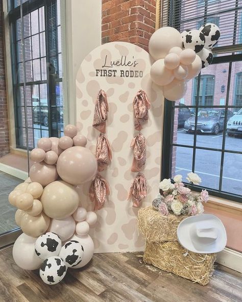 Neutral Cow Birthday Party, Boho Rodeo Birthday Party, Wild West First Birthday Girl, This Aint My First Rodeo Girl, 1st Rodeo Backdrop, Boho First Rodeo Birthday, Pink Cowgirl 1st Birthday Party, My First Rodeo Balloon Arch, Boho Rodeo Party