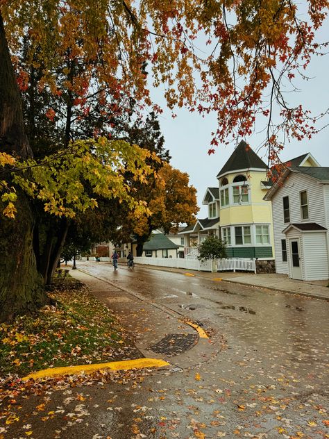 East Coast Autumn Aesthetic, Mackinac Island In The Fall, Maine Coast Aesthetic, Mackinac Island Aesthetic, Mackinac Island Fall, Michigan Aesthetic, Neighborhood Aesthetic, Michigan Painting, Maine Aesthetic