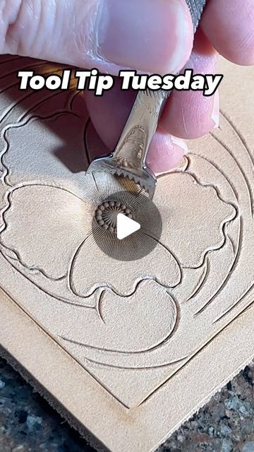 Bob Blea on Instagram: "This #tooltiptuesday its about one of my favorite tricks using a veiner to add texture and depth to flower petals. By making light impressions you add to the illusion that the petals are curved and going down into the leather.  Later I’ll use a shader over the petals so much of these impressions will be blended into the petal.  As always leave and questions or comments below.   #tooltips #leathertoolingtips #ontheworkbench #vegtanleather #floralcarving #leatherwork #leathercraft #leatherworker #leathercrafter #carvedleather #tooledleather #leathercarving #leatherworking #customleather #leathertooling #handtooledleather #traditionalart  #handmade #bespokeleather #artisanleather  #candbleather" Christmas Tools, Leather Tooling Patterns, Tooling Patterns, Leather Carving, Leather Artisan, Leather Floral, Veg Tan Leather, Hand Tooled Leather, Craft Making