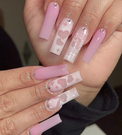 Playboy Bunny Nails Art, Pink Acrylic Nails With Heart, Playboy Acrylic Nails, Play Boy Nails, Medium Long Nails, Tiktok Nails, Horror Nails, Bunny Nails, French Tip Nail Designs