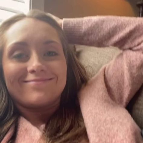 Amber Marshall Video Call, Amber Marshall Selfie Picture, Amber Marshall Selfie, Michelle Morgan, Jessica De Gouw, Heartland Actors, Ryan Paevey, Amy Fleming, Josh Turner