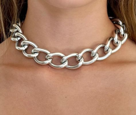 Chunky Silver Chain Choker Necklace Vintage 80s Heavy Silver Linked Link Chain Costume Jewelry 17 Chunky Vintage Jewelry, American Vintage Clothing, Chain Choker Necklace, Necklace Vintage, Chain Choker, Vintage Painting, Link Chain, Vintage Necklace, American Vintage