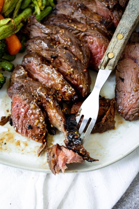 The steak marinade to end all steak marinades! This has everything the perfect marinade needs to create flavorful, juicy, tender, melt-in-your-mouth steak. #steakmarinade #beststeak #whatsteaktobuy Summer Steak, Steak Marinades, Best Steak Marinade, Steak Marinade Recipes, Resepi Biskut, The Best Steak, Oh Sweet Basil, Hanger Steak, Grilled Food