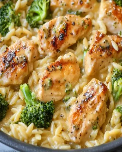 Creamy Chicken and Orzo with Broccoli and Cheddar - optimal recipes Orzo And Broccoli Recipe, Orzo With Broccoli, Dip Easy Recipes, Creamy Chicken And Orzo, Creamy Orzo Recipes, Buffalo Chicken Dip Easy Recipes, Orzo Pasta Recipes, Chicken And Orzo, Cheddar Recipes