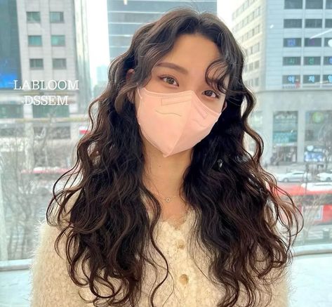 Top Trending Hair Perm Styles in Korea  | Expat Guide Korea Permanent Korean Hair Perm, Korean Hairstyle Curly Hair, Korea Perm Long Hair, Jelly Perm Korean Hair, Perm On Layered Hair, Medium Hair Perm Korean, Korean Perm Medium Wavy Hair With Bangs, Korea Curly Hair, Korean Perm Before And After