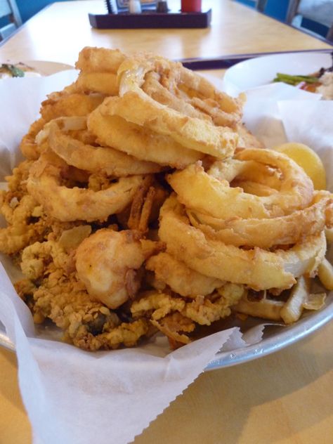 Fried seafood platter from CabbyShack in Plymouth, Mass. #seafoodplatter #seafood #friedseafood #plymouth Fried Seafood Platter, Clam Cakes, England Food, Baked Haddock, Sweet Potato Tots, Fried Seafood, New England Clam Chowder, Fried Clams, Potato Tots