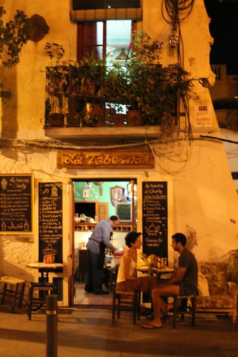 European Coffee Shop, European Coffee, Street Cafe, Italian Aesthetic, City Landscape, European Summer, Cafe Interior, City Travel, Cafe Restaurant