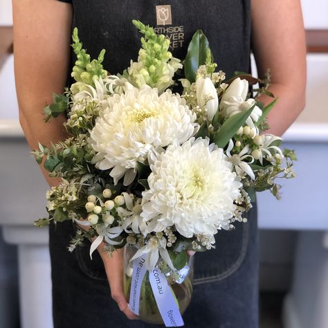 White Mum Bouquet, Mums Wedding Bouquet, Bouquet With Chrysanthemums, Chrysanthemum Wedding Decoration, White Chrysanthemum Bouquet, Chrysanthemum Arrangement, Chrysanthemum Flower Bouquets, Chrysanthemum Wedding Bouquet, Chrysanthemum Flower Arrangement