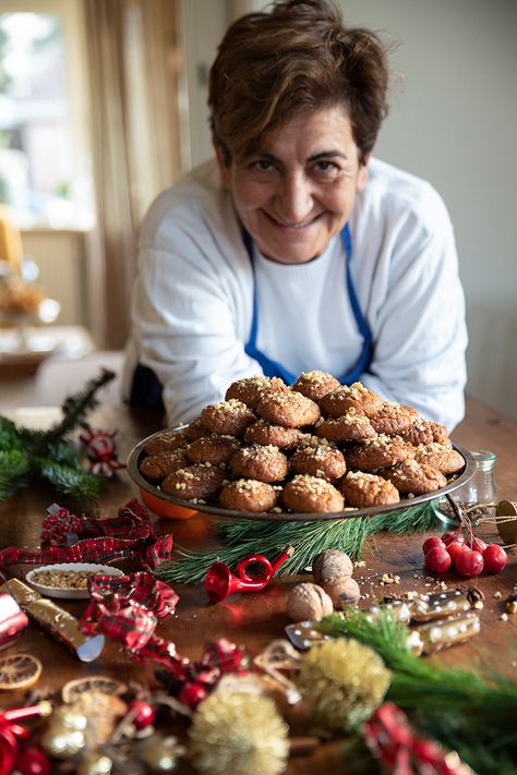 Lagana Bread, Winter Bakes, Greek Cakes, Greek Christmas Recipes, Melomakarona Recipe, Greek Christmas Cookies, Greek Dessert, Greek Cake, Greek Christmas