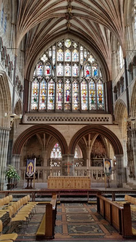 Exeter Cathedral Exeter Cathedral, Exeter Devon, English Castles, Gothic Furniture, Devon Uk, Architecture Landmark, Exeter, Stained Glass Windows, Devon