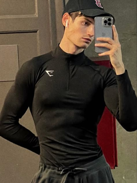 All Black Gym Outfit Men, Black Compression Shirt Men Aesthetic, Workout Outfits For Men, Black Gym Outfit, Black Shirt Outfit Men, Compression Shirt Men, Mens Workout Pants, Sportswear Outfits, Mens Workout