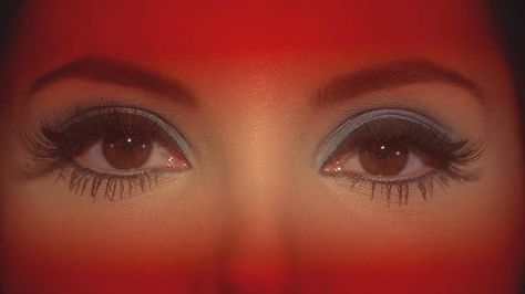 But the devil isn't ugly, the devil is pure beauty Anna Biller, The Love Witch Movie, The Love Witch, Samantha Robinson, Different Kinds Of Love, Witch Makeup, Veronica Lake, Septième Art, Diana Ross