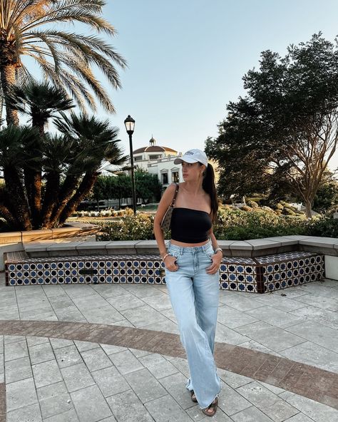 San Diego Diaries | Day 5 | 8.26.24 | Coronado Island, Parakeet Cafe, & The University of San Diego. ☀️ • Outfit details are linked in my LTK. Use the link in my bio or my story/ story highlights “September Links”. • • • • Transitional outfits, fashion inspo, what to wear, outfit of the day, vacation outfits, travel outfits, summer style, fall style, ootd, Pinterest inspired #fashionstyle #fashioninspiration #outfitinspiration #fashioninspo #whattowear #vacationoutfit #pinterestinspi... Day Vacation Outfits, San Diego Outfits, Fall Vacation Outfits, Travel Outfits Summer, Ootd Pinterest, University Of San Diego, Transitional Outfits, Story Story, Coronado Island