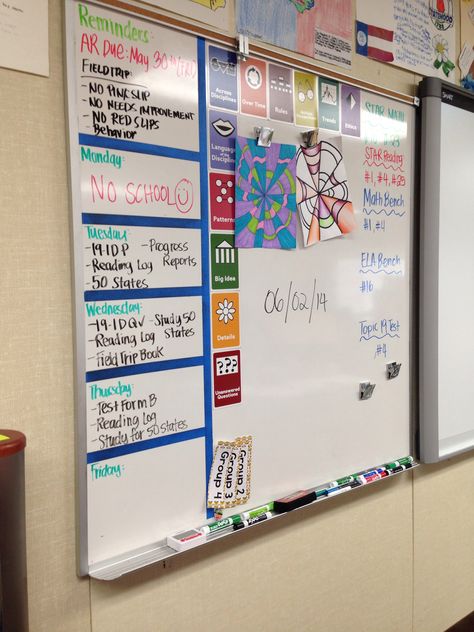 Classroom Homework Board, Classroom Dry Erase Board Ideas, Homework Bulletin Board, Homework Board Classroom, Homework Reminder, Classroom Whiteboard Organization, Agenda Board, Homework Board, Elementary School Bulletin Boards