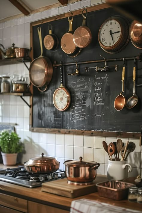 Get Inspired: Farmhouse Kitchen Decor Ideas - Quiet Minimal Old Farmhouse Kitchen Ideas, A Bakers Kitchen, Wood Kitchen Decor, Vintage Modern Design, Classic Vintage, Vintage Farmhouse Kitchen Ideas, Kitchen Vintage Decor, Vintage House Ideas, Vintage Kitchen Design