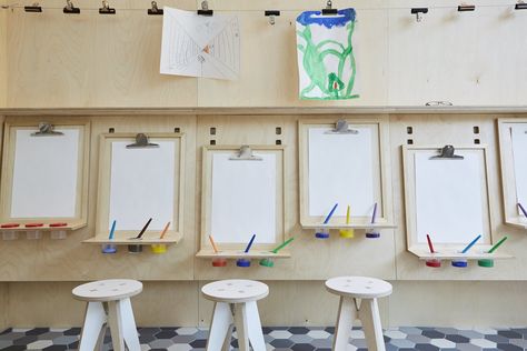 Art Studio School, Mini Art Studio, Art Studio For Kids, Art Stations, Montessori Beds, Paint Station, Rocking Bed, Childrens Art Studio, Bed Montessori