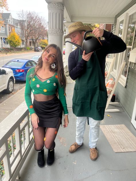 Couples costume for Halloween gardener & flower Flower And Gardener Costume Couple, Gardener Costume, Flower Halloween Costume, Flower Costume, Couples Costume, Couples Halloween Outfits, Spooky Szn, Costume For Halloween, Couples Halloween