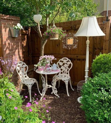 Garden Sitting Areas, Meditation Garden, Corner Garden, Garden Wallpaper, Garden Yard Ideas, Backyard Garden Design, Garden Cottage, Lawn And Garden, Backyard Decor